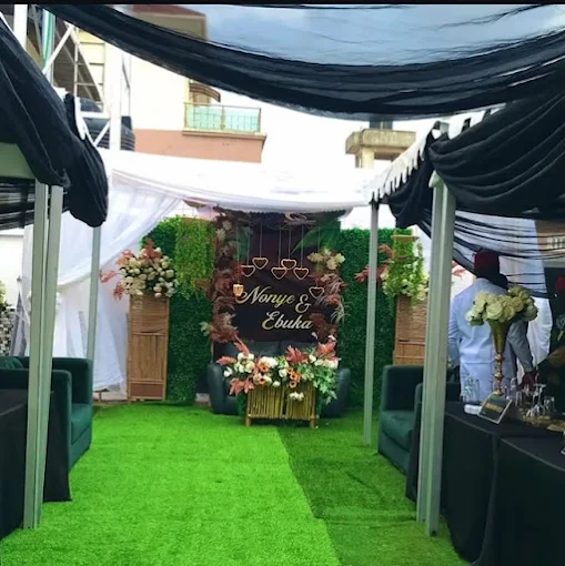 traditional and florals by Xplore Events
